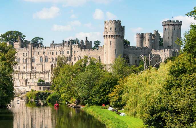 There are many local attractions at Dandelion Hideaway. You can visit Warwick Castle from base for example!